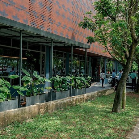 ホテル Aryaas Regent Kochi エクステリア 写真