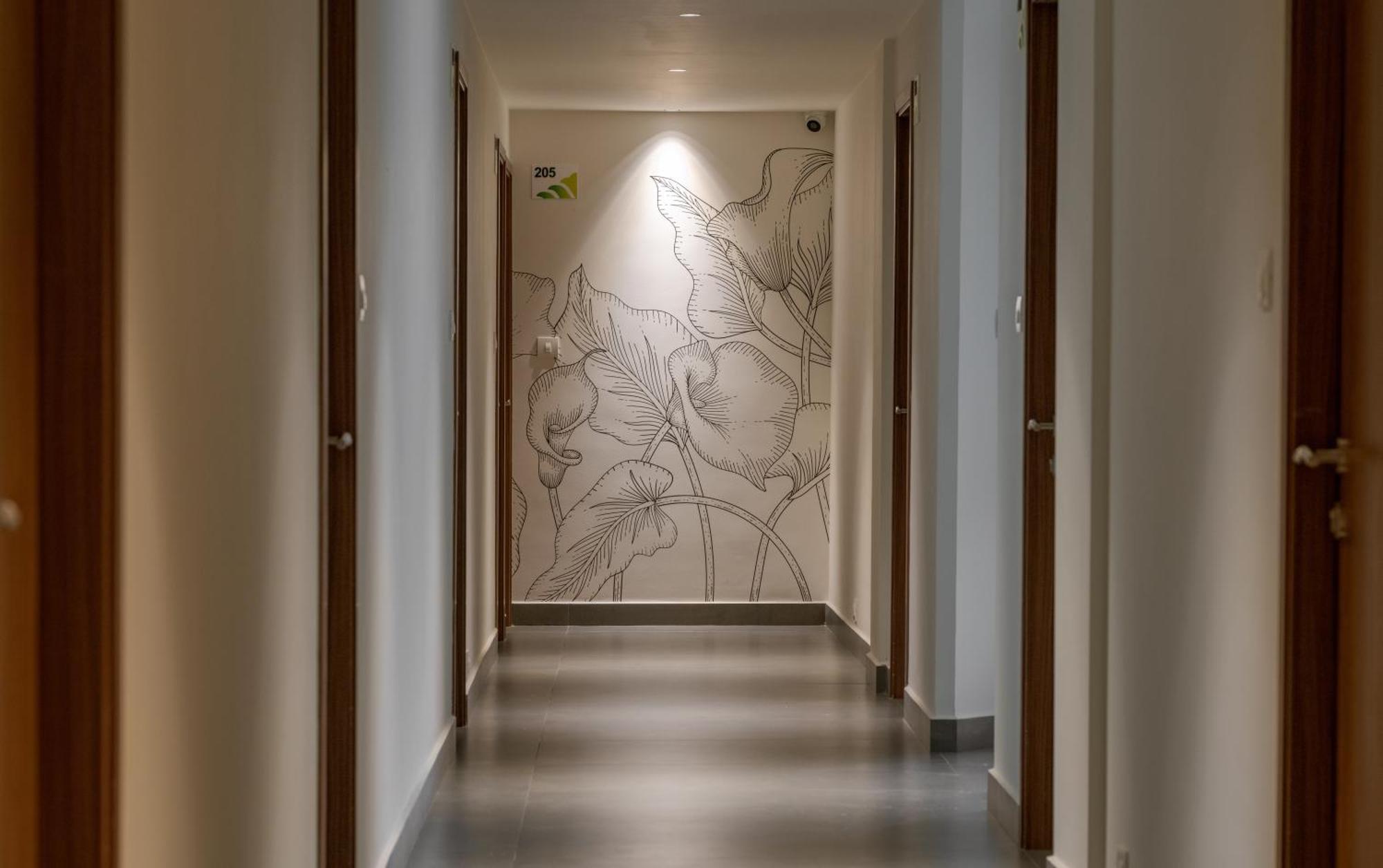 ホテル Aryaas Regent Kochi エクステリア 写真